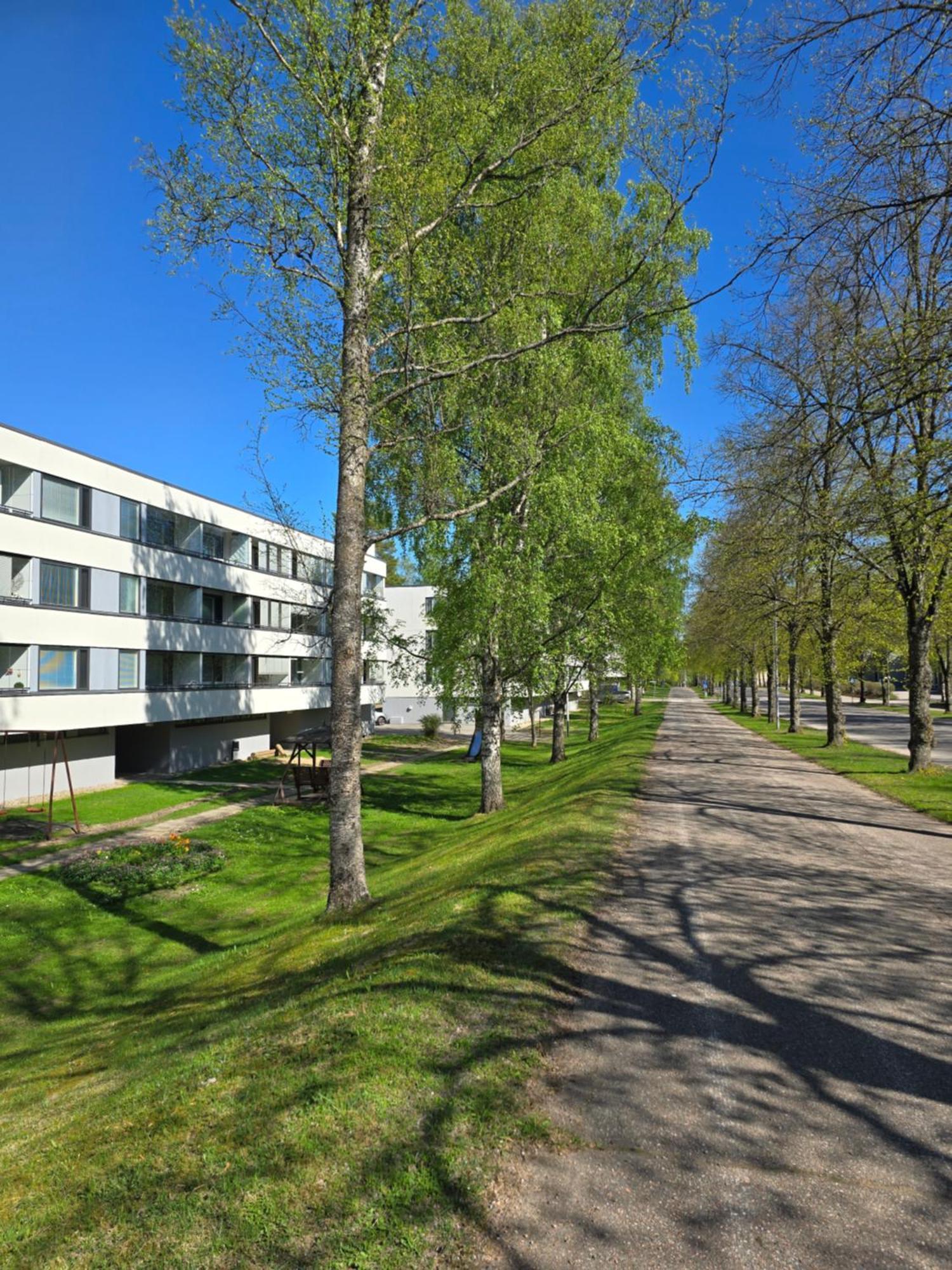 Avara Ja Kodikas Huoneisto Parvekkeella * Heinola
